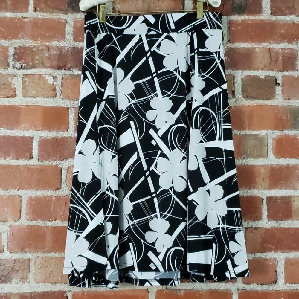 Lane Bryant black‎ and white geometric floral pattern skirt 26/28